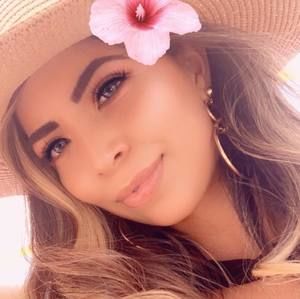 Meet your Posher, Magdalena